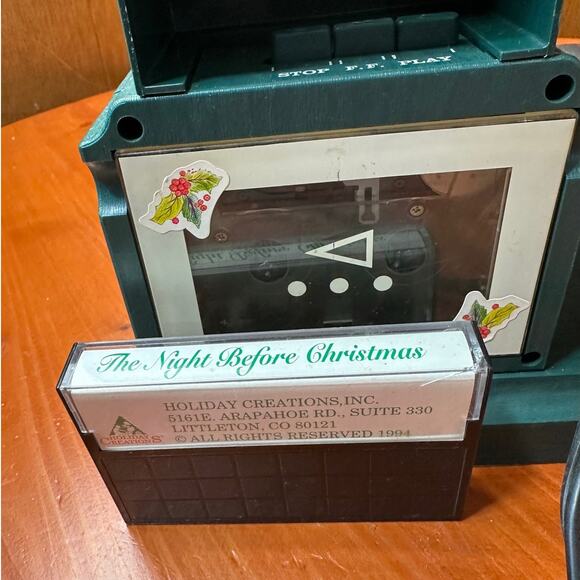 Holiday Creations 1994 - Anamatronic Santa Reading "The Night Before Christmas" - Picture 3 of 10